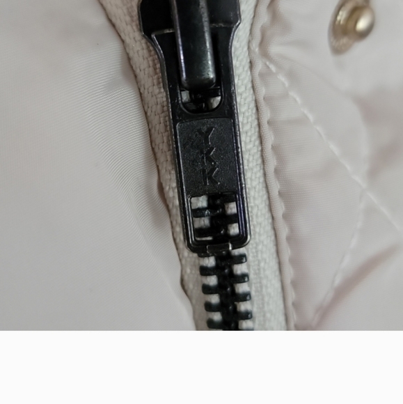 Cremieux quilted white snap button-down vest with  pockets and stench back waist - Picture 3 of 5